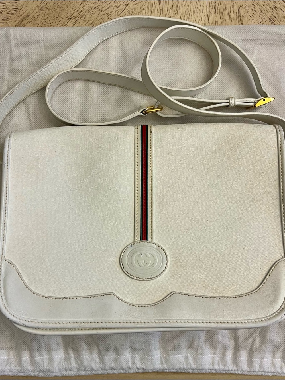 Gucci GG White Leather Crossbody Bag with Signature Red-Green-Red Stripe